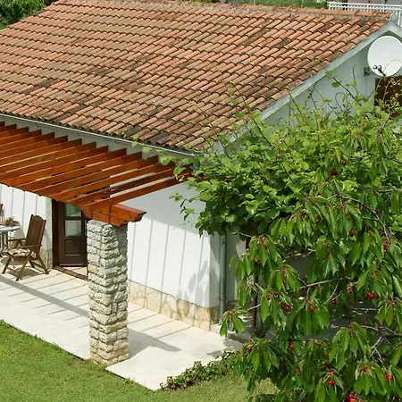 Linet Holiday home Funtana