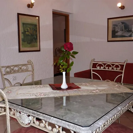 Linet Holiday home